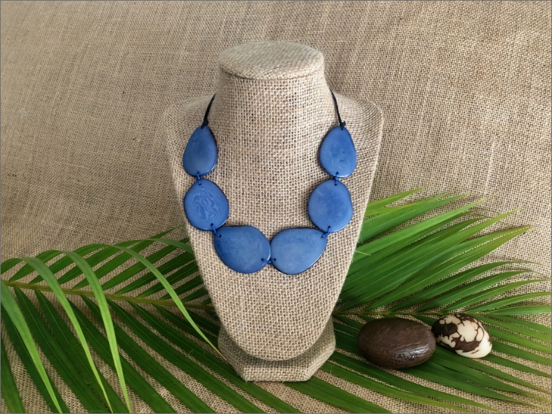collier-bleu-indigo-ivoire-vegetal